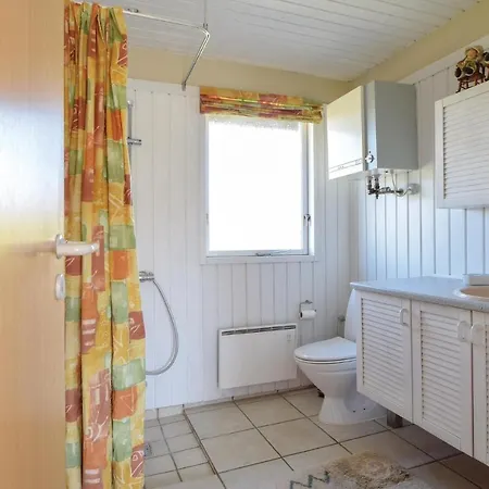 Prázdninový dům Four-bedroom Holiday In Juelsminde *
